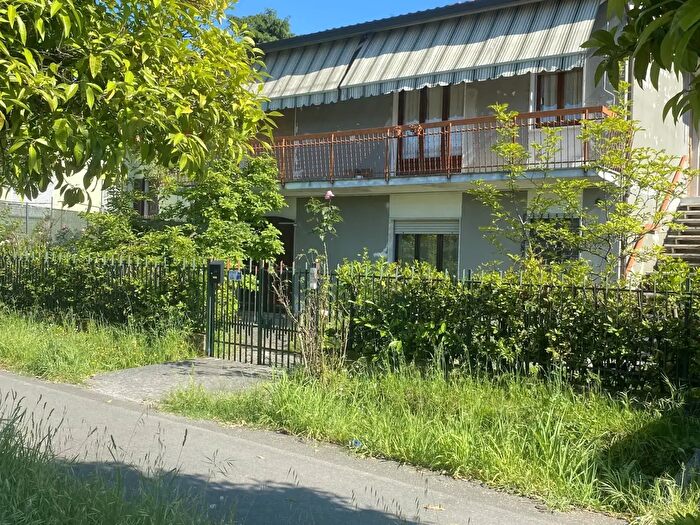 Appartamento con 5 locali in vendita in Massa