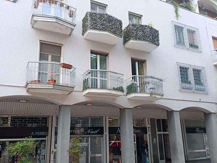 Appartamento trilocale in affitto in Piazza Gavazzi, Cernusco Sul Naviglio