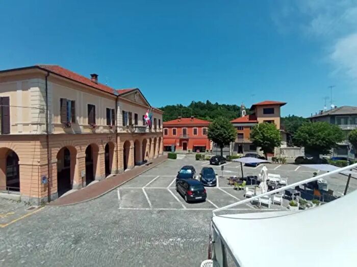 Appartamento con 5 locali in affitto in Piazza Pietro Toselli, Peveragno