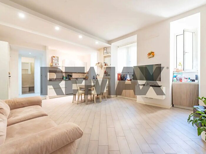 Appartamento trilocale in vendita in Via Paolo Paruta, Roma