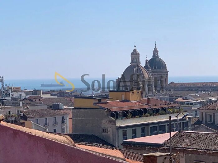 Appartamento bilocale in affitto in Salita San Camillo, Catania