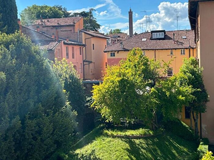 Appartamento quadrilocale in affitto in Via Broccaindosso, San Vitale, Bologna
