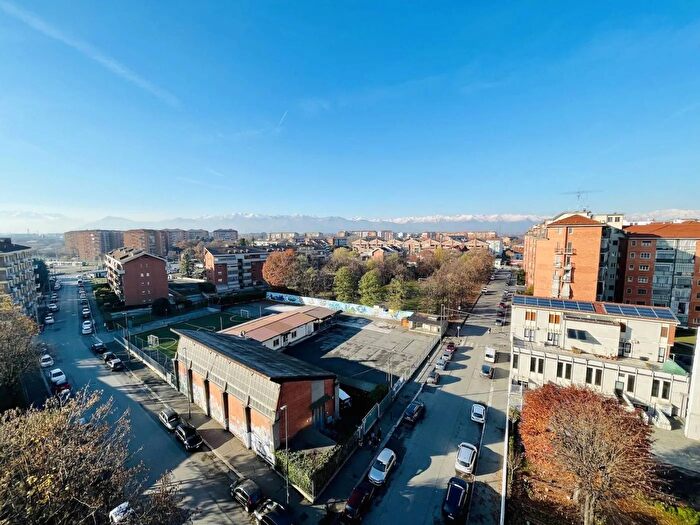 Appartamento quadrilocale in vendita in Via Andrea Paris Torino, Torino