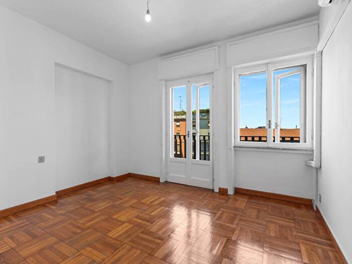 Appartamento quadrilocale in affitto in Viale Emilio Caldara, Porta Romana Medaglie d'Oro, Milano