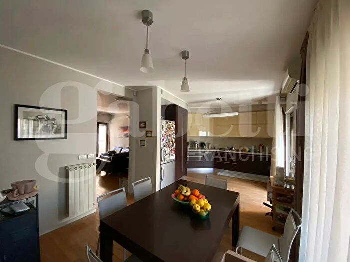 Appartamento con 5 locali in vendita in Via dei Mille, Cassano Delle Murge