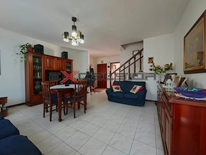 Casa con 5 locali in vendita in Via G Matteotti N Bis Cavarzere Ve, Cavarzere