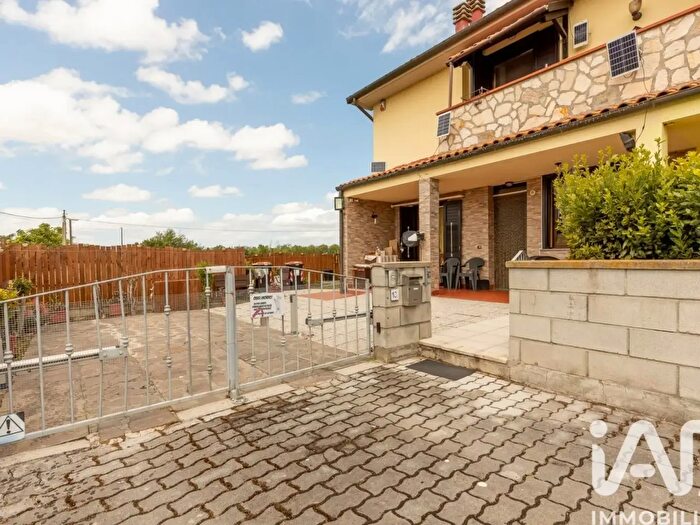 Appartamento con 5 locali in vendita in Via della Prata, Pontedera