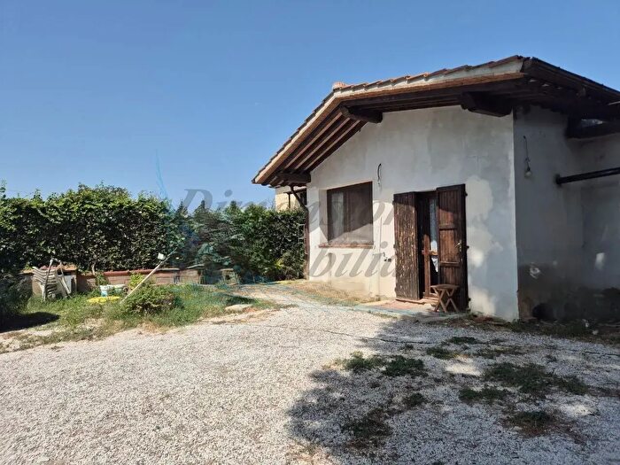 Casa quadrilocale in vendita in Località Stradone dei Fichi, Rosignano Marittimo