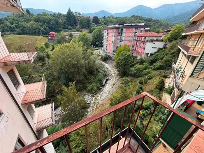 Appartamento con 5 locali in vendita in Via Bartolomeo Truchetti, Forno Canavese