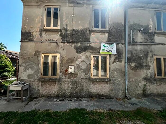 Casa con 7 locali in vendita in Via Mantovana, Gonzaga