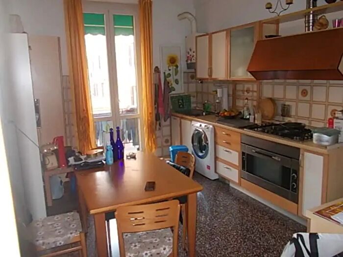 Appartamento con 6 locali in affitto in Passo Lorenzo Pareto, Genova