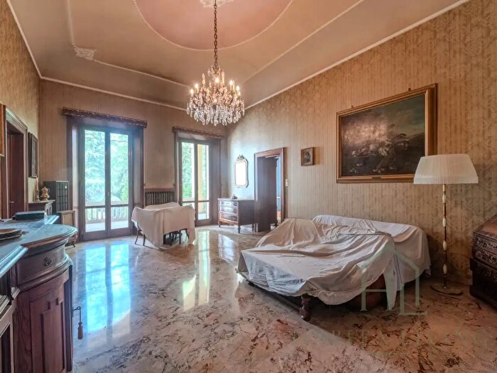 Appartamento con 8 locali in vendita in Corso della Repubblica, Forli