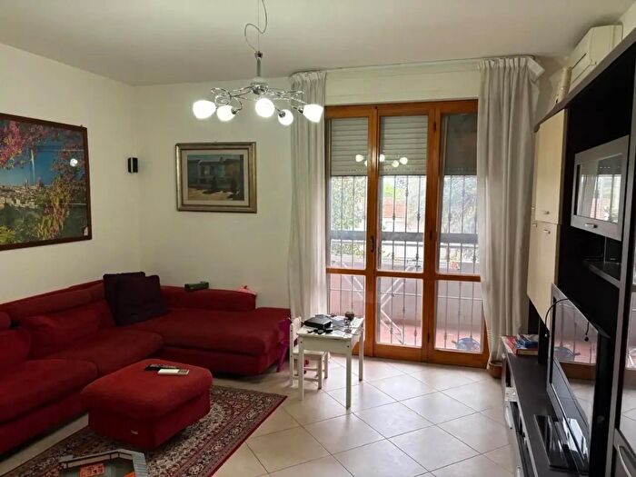 Appartamento con 5 locali in vendita in Let, Cascina