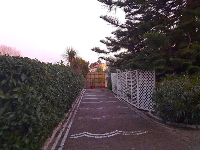 Appartamento bilocale in affitto in Via Saverio Gatto, Colli Aminei Capodimonte, Napoli