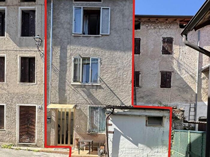 Casa trilocale in affitto in Via Borghi, Centro, Arsiero