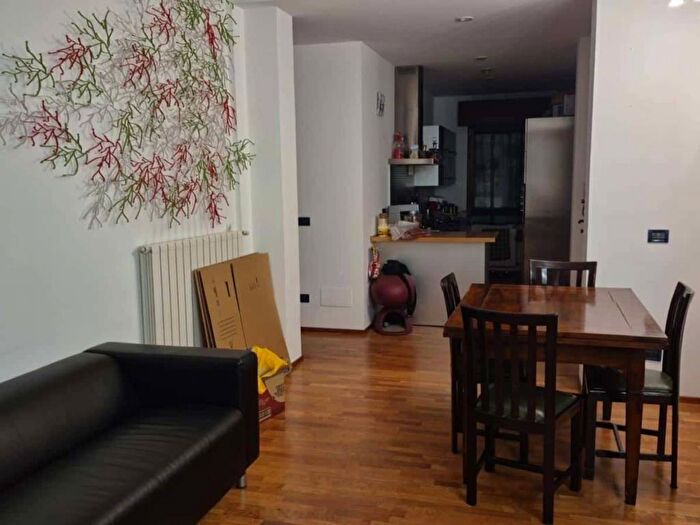 Appartamento trilocale in affitto in Via Paolo Bovi Campeggi, Saffi, Bologna