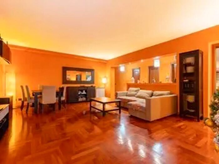 Appartamento trilocale in vendita in Via Arta Terme, Roma