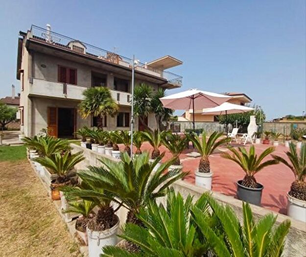 Casa con 6 locali in vendita in Contrada Vina, Capo DOrlando