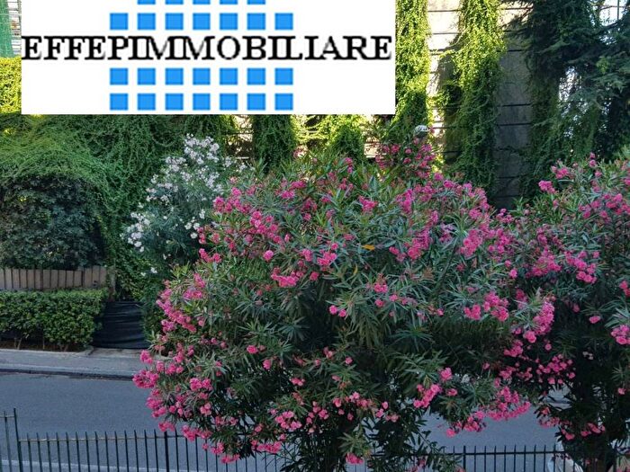 Appartamento con 5 locali in affitto in Piazzetta Arenella, Arenella, Napoli