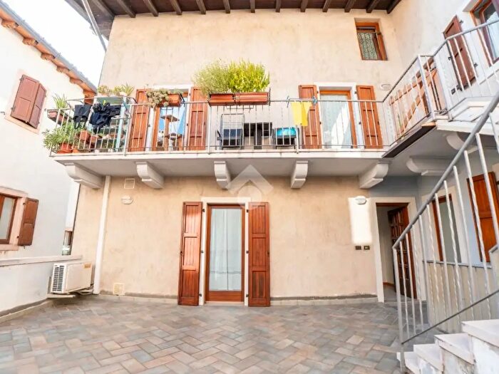Appartamento trilocale in vendita in Via Torre, Dro