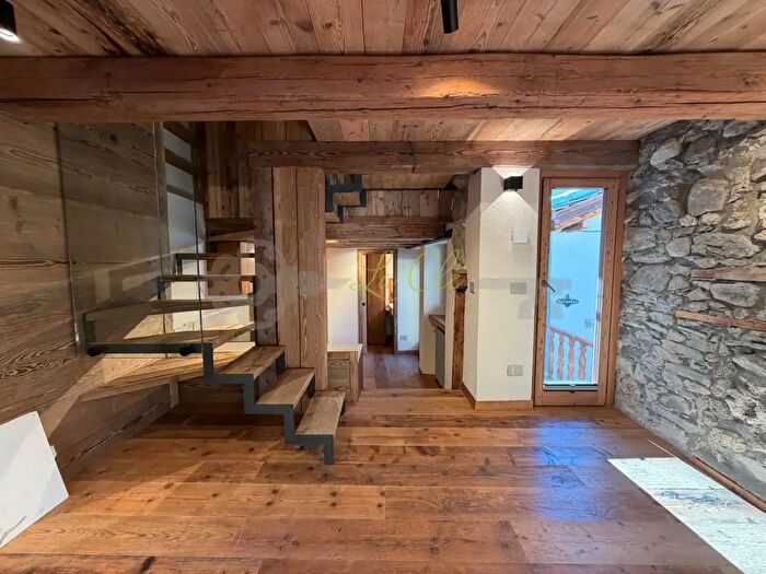 Appartamento con 5 locali in vendita in Via Passerin dEntreves, Courmayeur