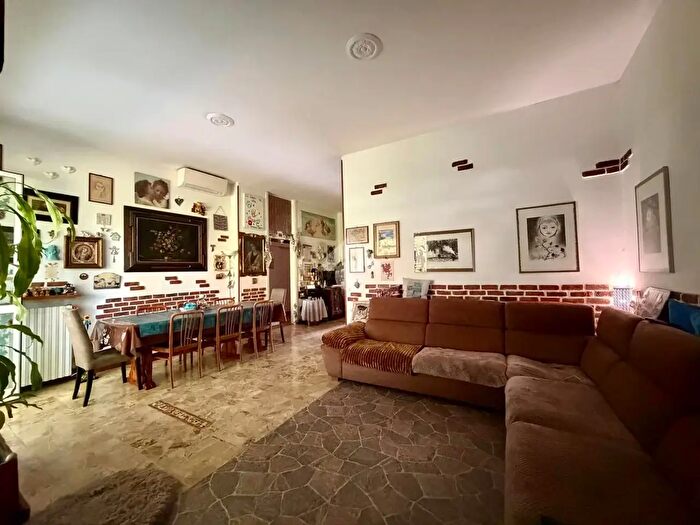 Appartamento quadrilocale in vendita in Via Romagna, Monza