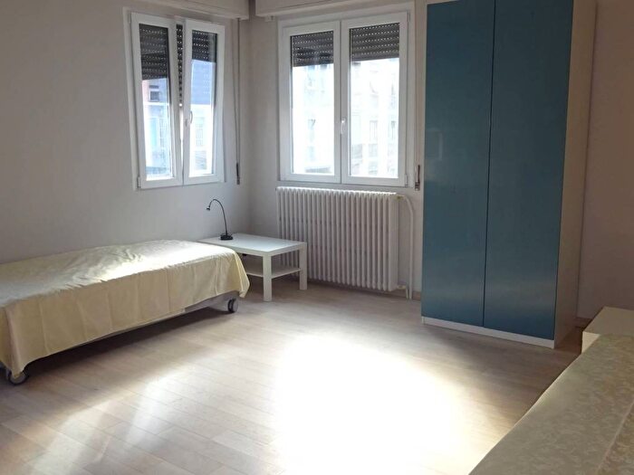 Appartamento trilocale in affitto in Via Ponte di Legno, Quartiere Feltre, Milano