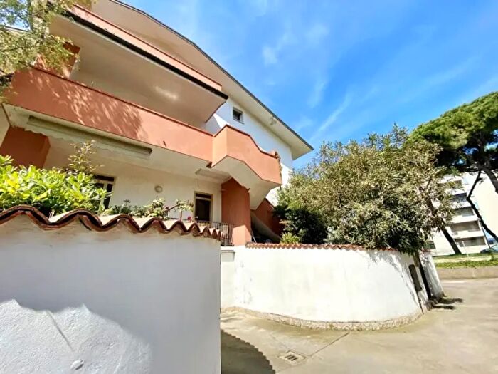 Appartamento con 6 locali in vendita in Viale Francesco Petrarca, Ravenna