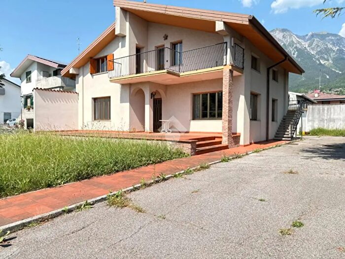 Casa con 6 locali in vendita in Via Roma, Gemona Del Friuli