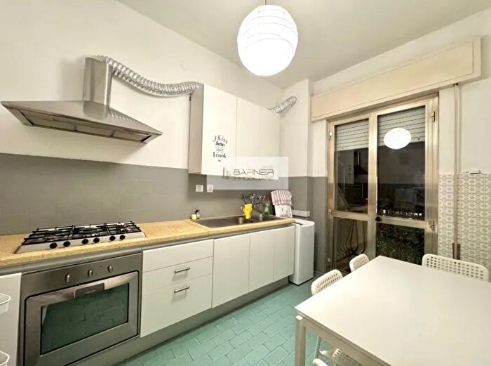 Appartamento con 5 locali in vendita in Camaiore