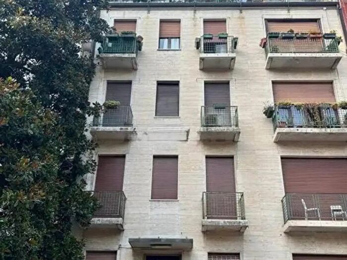 Appartamento trilocale in vendita in Via Felicita Morandi, Milano