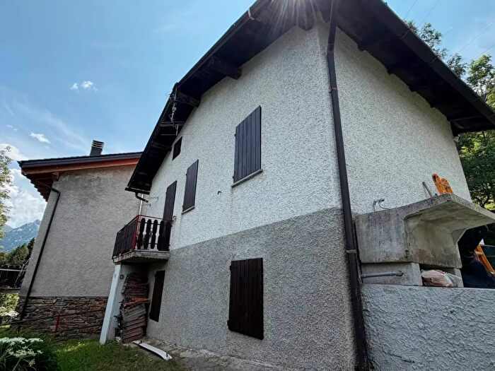 Case in Vendita e in Affitto - 2
