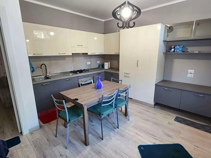 Appartamento trilocale in affitto in Via delle Grazie, Ancona