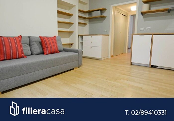 Appartamento bilocale in affitto in Moscova, Milano