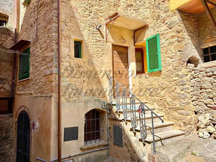 Appartamento quadrilocale in vendita in Piazza Giacomo Matteotti, Montescudaio