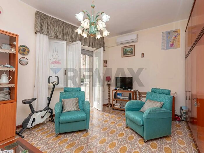 Appartamento con 5 locali in vendita in Via Sicilia, Siracusa