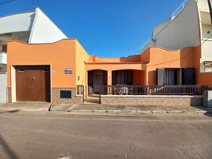 Casa trilocale in vendita in Via Einaudi, Ugento