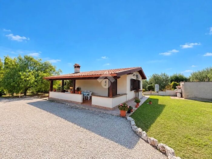 Casa trilocale in vendita in Via Vigne Nuove, Genzano Di Roma