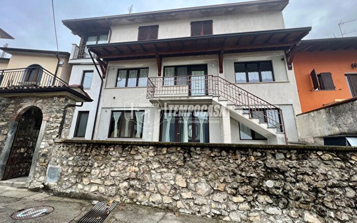 Appartamento bilocale in vendita in Frazione Acquaiolo Acquaiolo, Parzanica