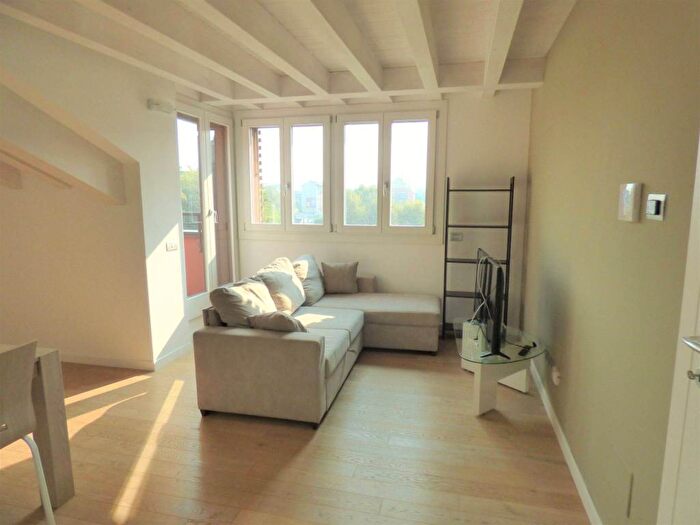 Appartamento bilocale in affitto in Via Giovanni Segantini, Navigli Darsena, Milano