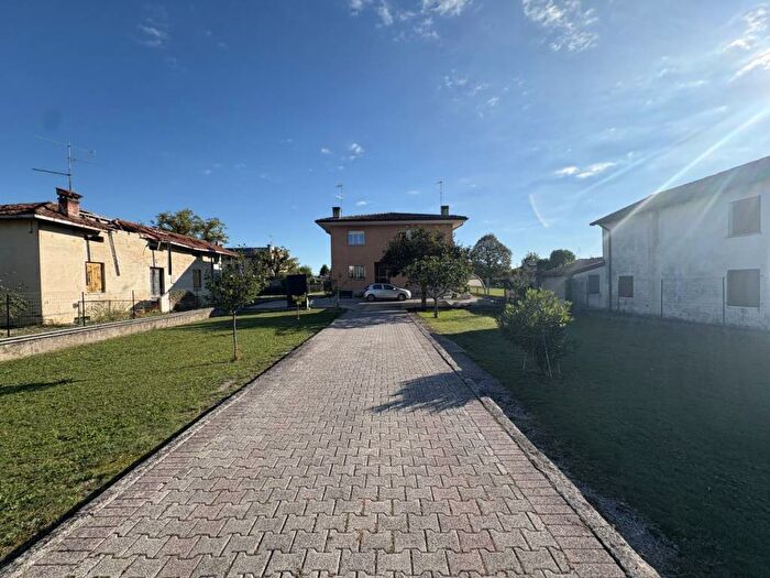 Casa quadrilocale in affitto in Via della Repubblica, Centro, Pradamano