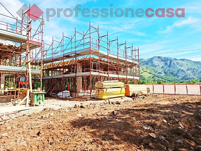 Casa quadrilocale in vendita in Via Cimabue, Piedimonte San Germano