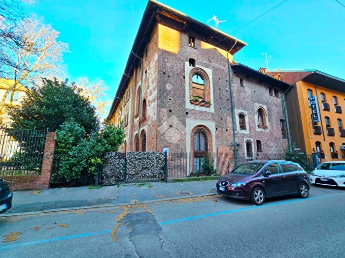 Appartamento trilocale in affitto in Via Edoardo Porro, Milano