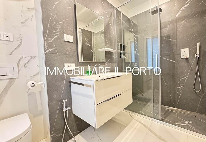 Casa con 6 locali in affitto in Via Calatafimi, Comacchio