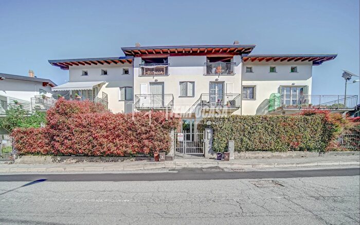 Appartamento bilocale in vendita in Viale Ticino, Sesto Calende