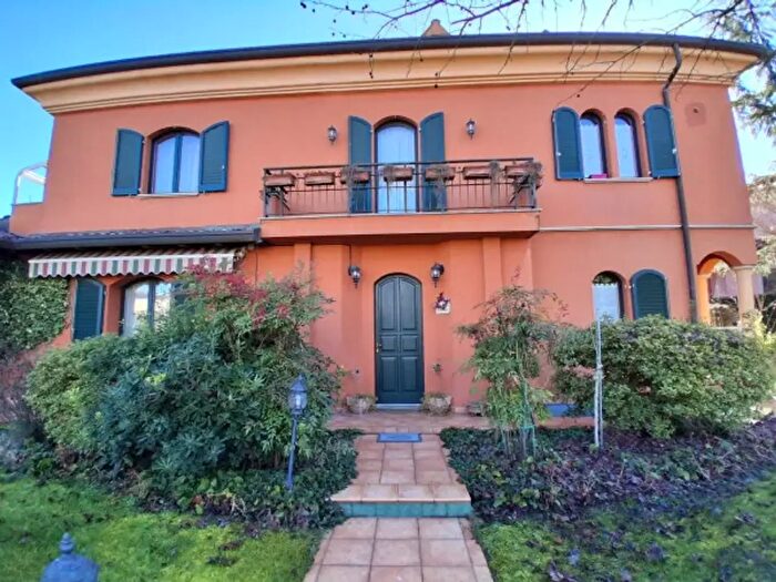 Casa con 6 locali in vendita in Strada della Croce, Montebello Della Battaglia