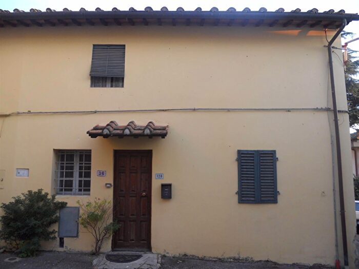 Casa quadrilocale in vendita in Via Don Milani, Montespertoli