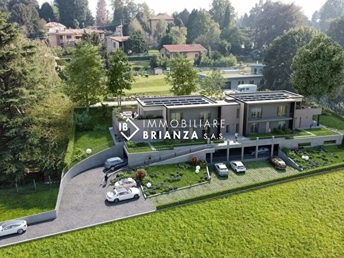Appartamento quadrilocale in vendita in Via Monte Rosa, Monticello Brianza