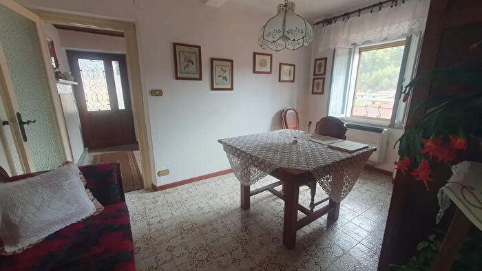 Casa bilocale in vendita in Seravezza