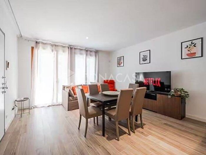 Appartamento trilocale in affitto in Via Verona, Porta Romana Medaglie dOro, Milano